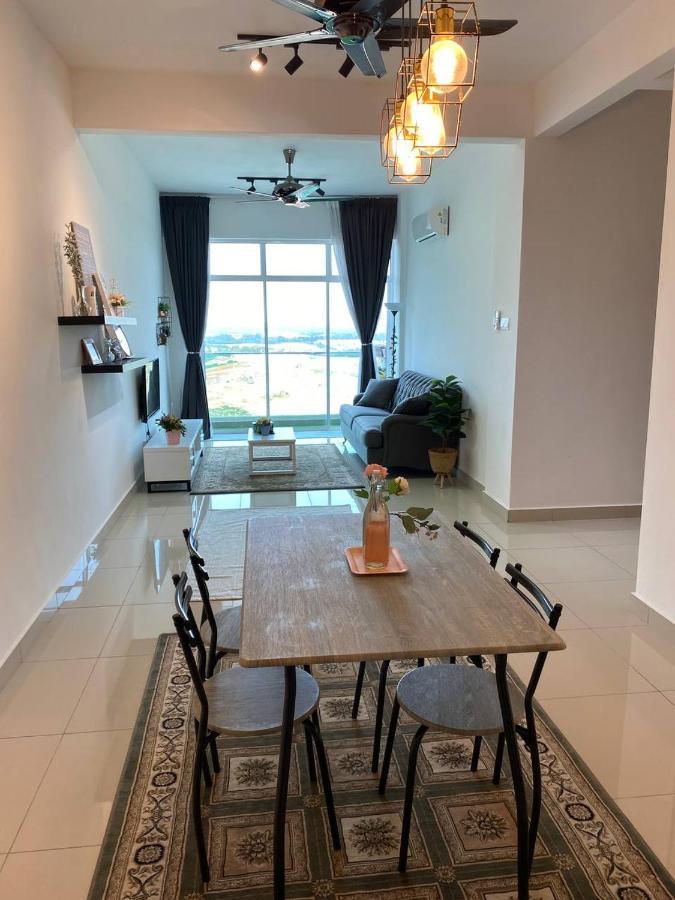 Family Stay, Sepang Klia, Free 2 Parking&Unifi Exterior photo